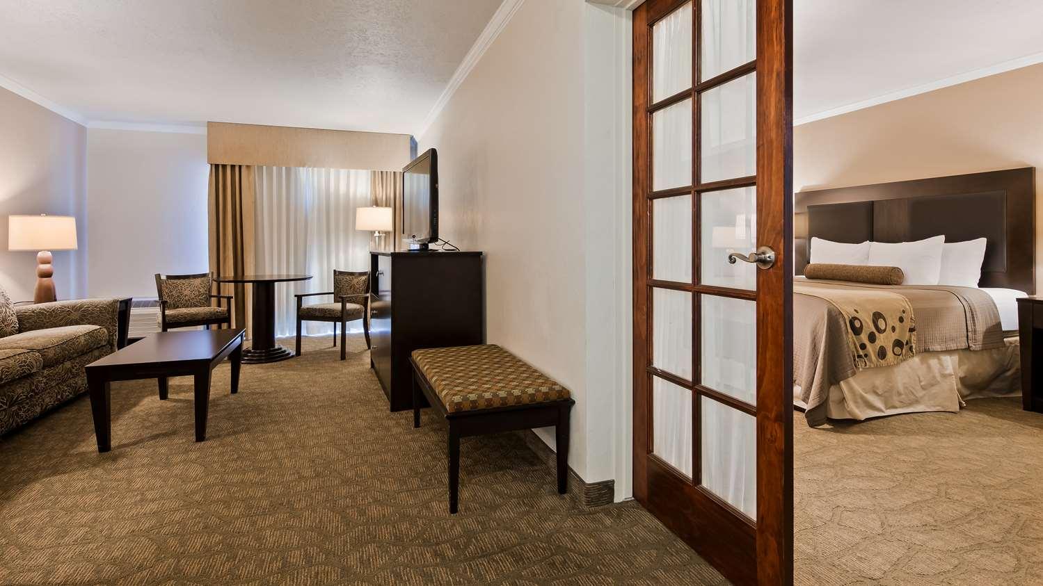 Wyndham Tucson Airport Hotel & Conference Center Bagian luar foto