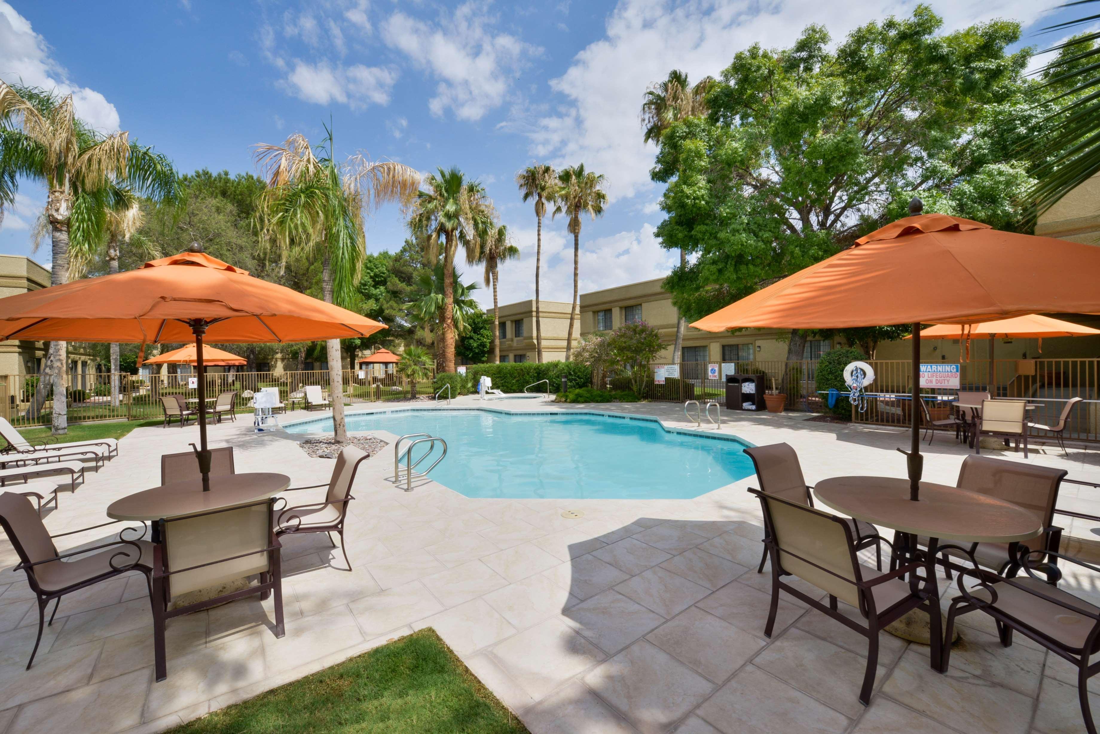 Wyndham Tucson Airport Hotel & Conference Center Bagian luar foto