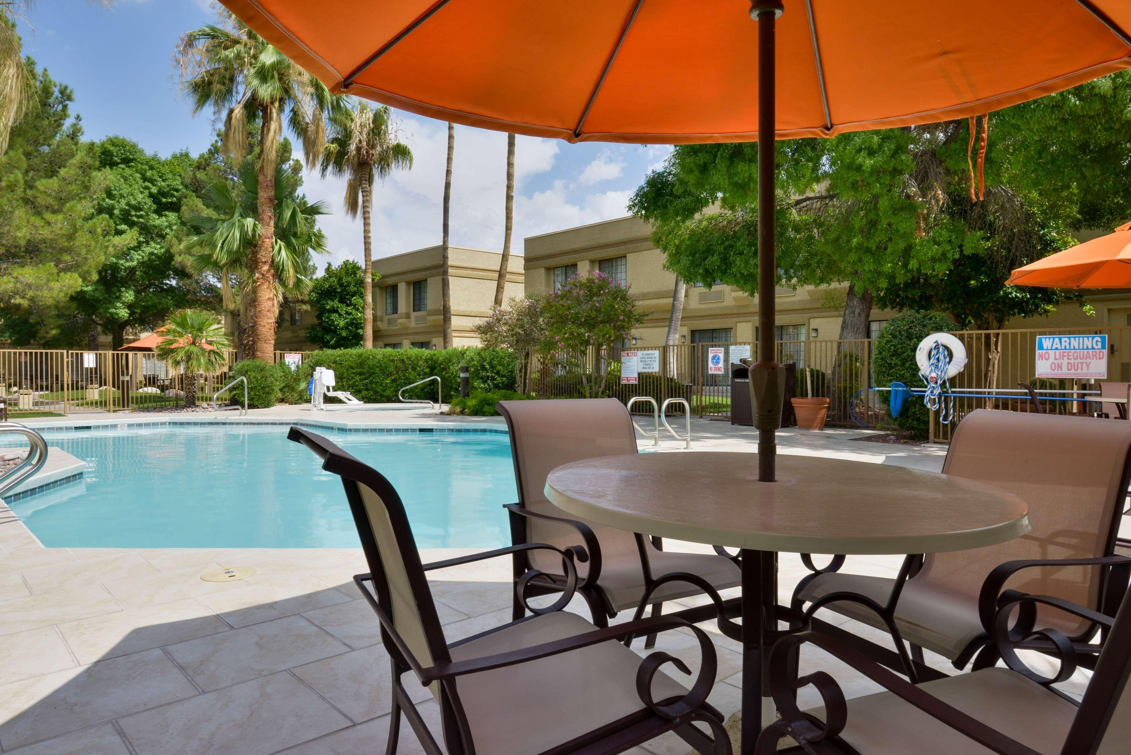 Wyndham Tucson Airport Hotel & Conference Center Bagian luar foto