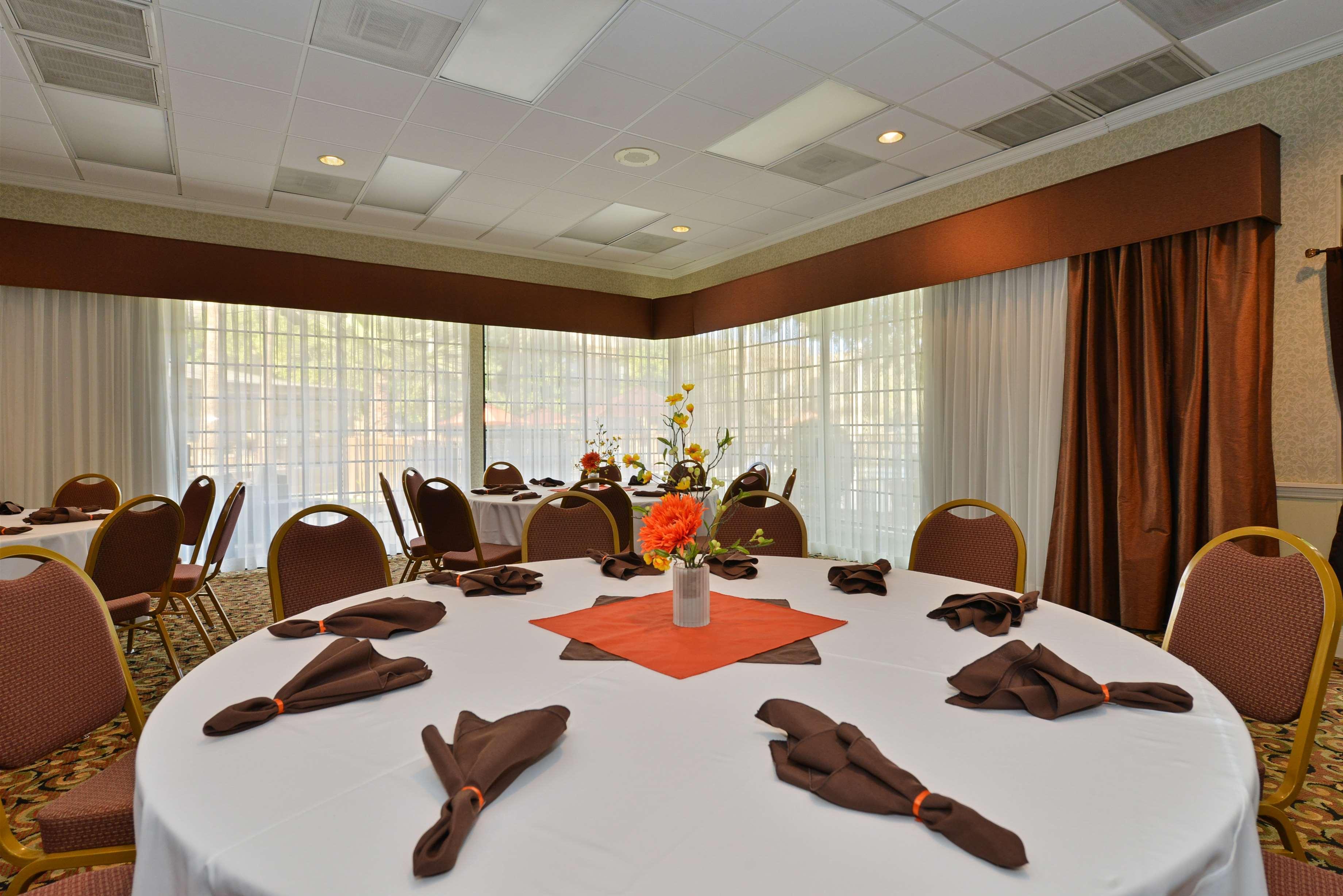 Wyndham Tucson Airport Hotel & Conference Center Bagian luar foto