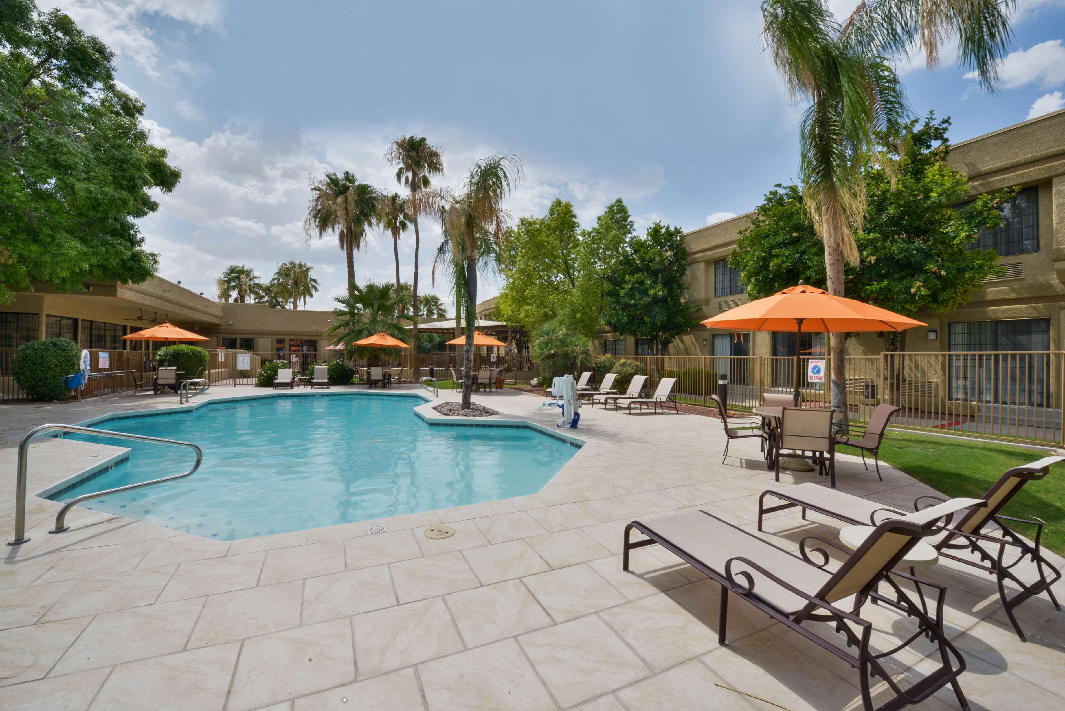 Wyndham Tucson Airport Hotel & Conference Center Bagian luar foto
