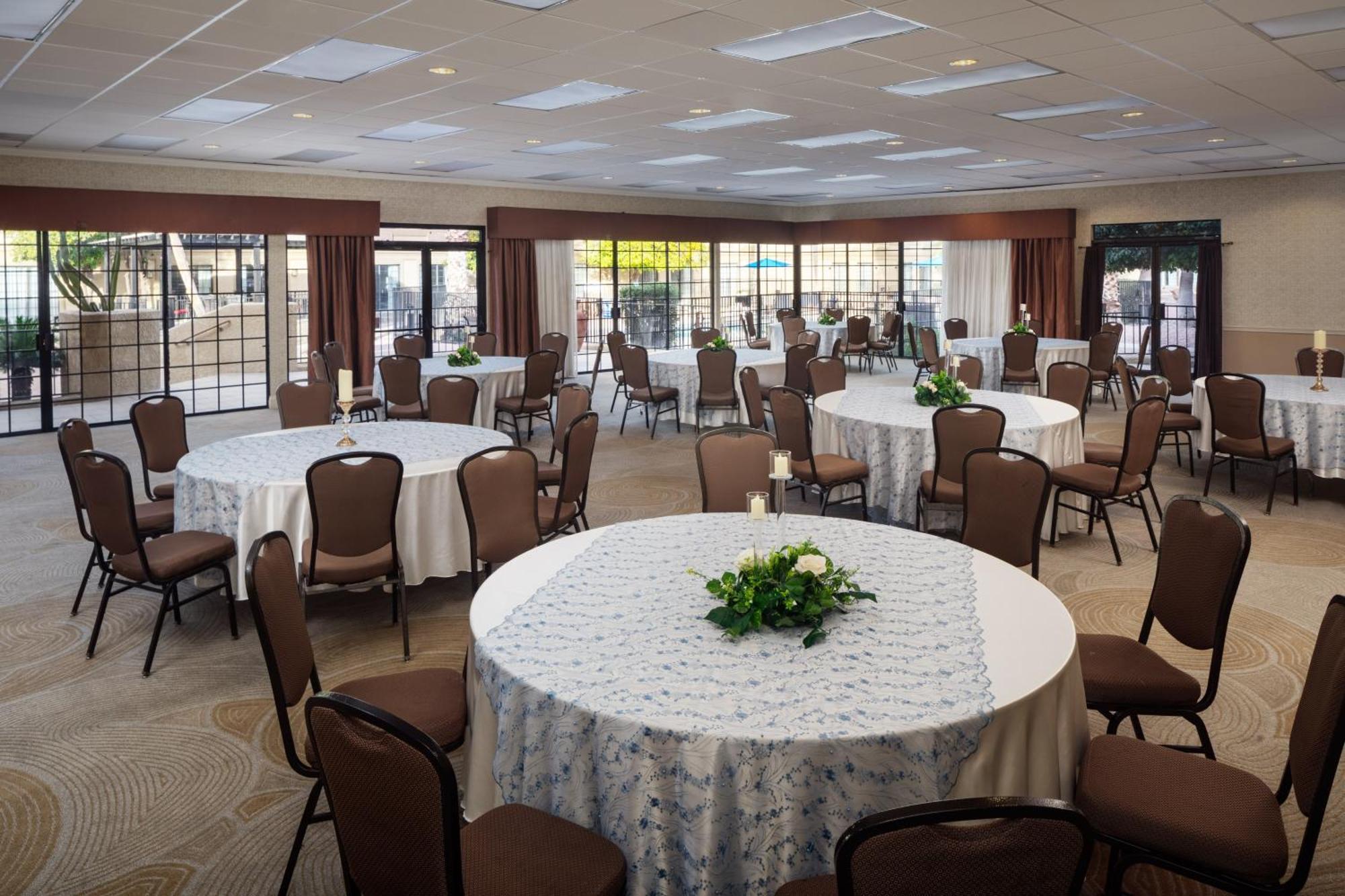 Wyndham Tucson Airport Hotel & Conference Center Bagian luar foto